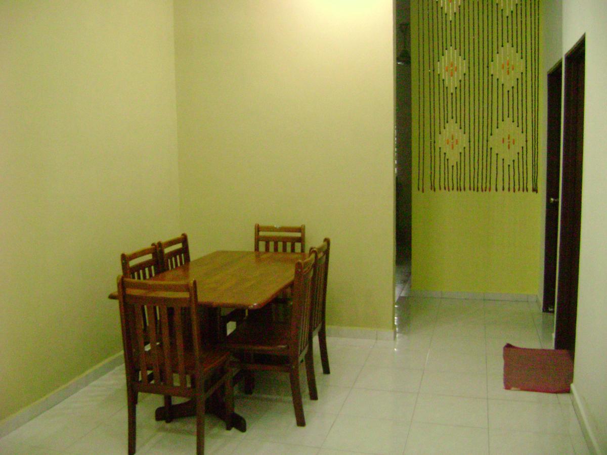 Homestay Amsyarah Сері-Іскандар Екстер'єр фото